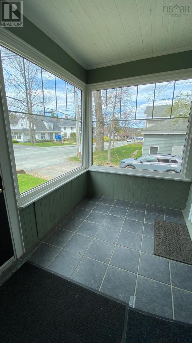 93 Dufferin Street, Bridgewater, Nova Scotia  B4V 2G4 - Photo 22 - 202501097