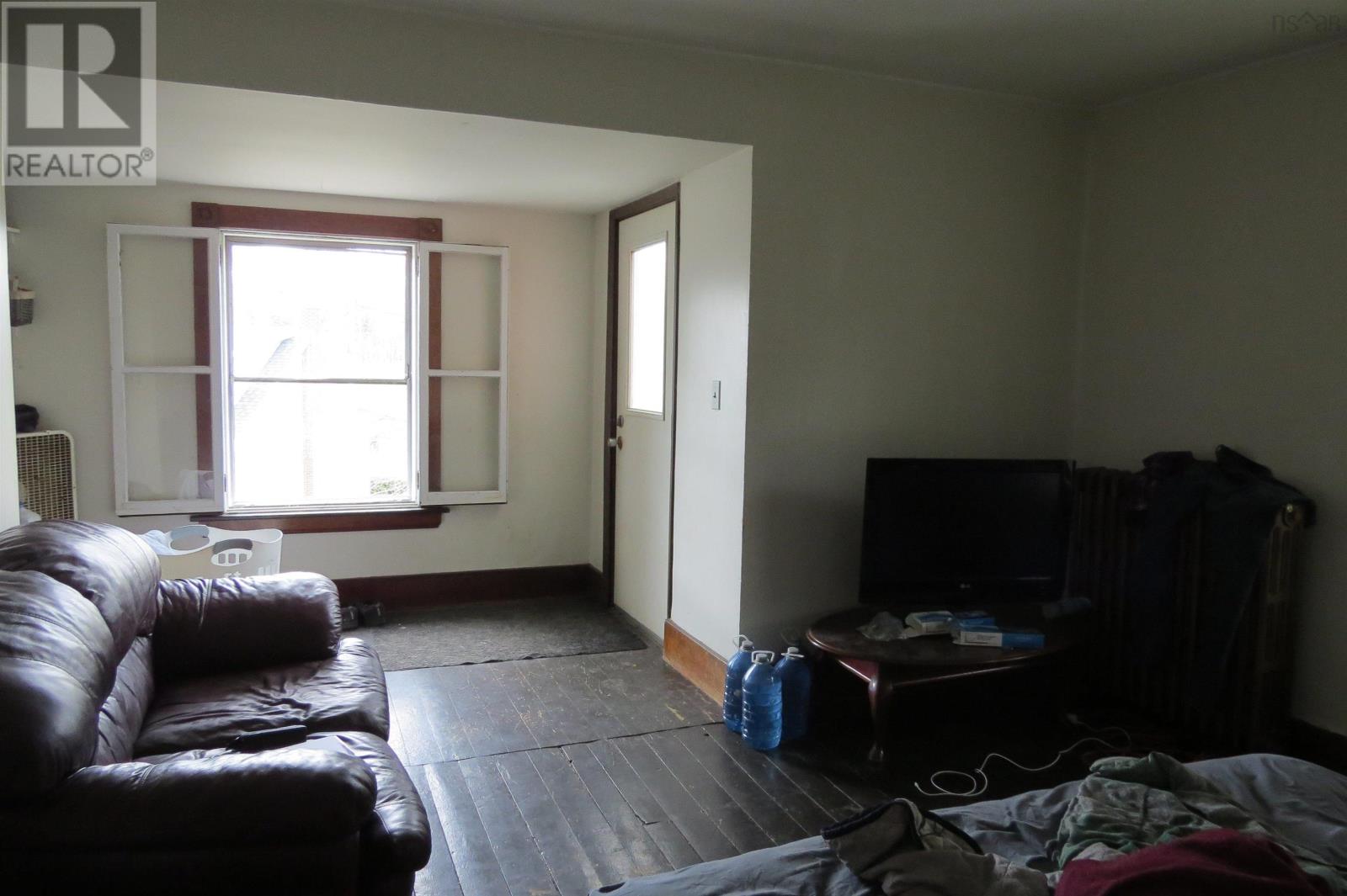 93 Dufferin Street, Bridgewater, Nova Scotia  B4V 2G4 - Photo 25 - 202501097