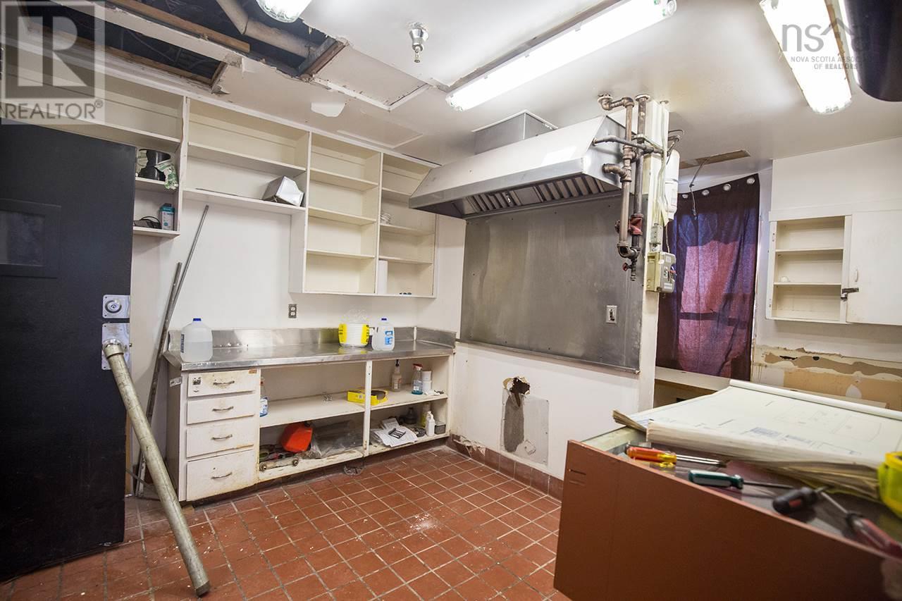 1 Lawrence Street, Amherst, Nova Scotia  B4H 3G5 - Photo 10 - 202501121