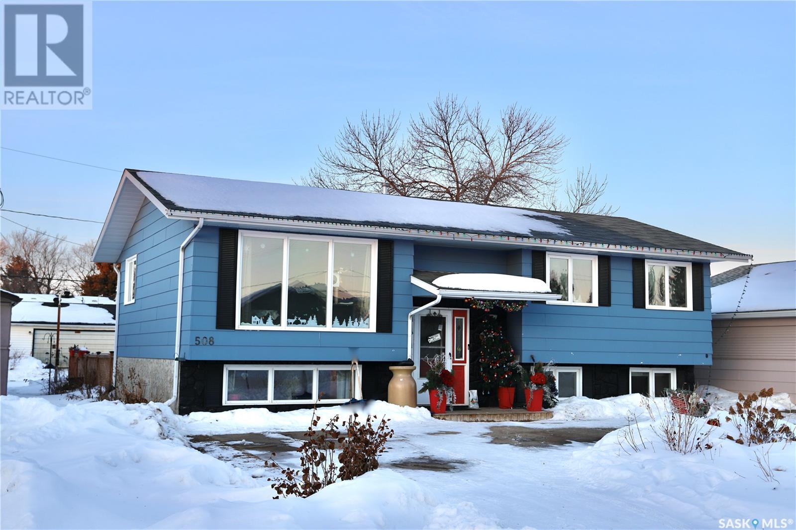 508 3rd Avenue E, Shellbrook, Saskatchewan  S0J 2E0 - Photo 2 - SK993088