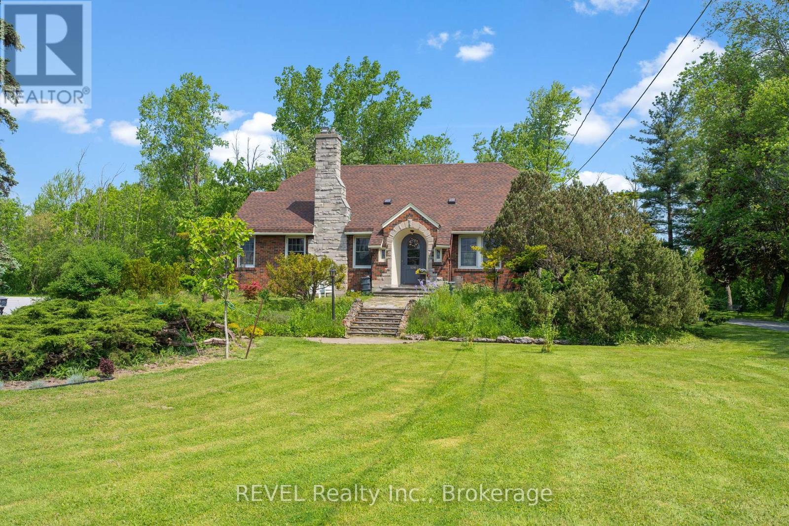 1210 Garrison Road, Fort Erie (Crescent Park), Ontario  L2A 1P1 - Photo 4 - X11929076