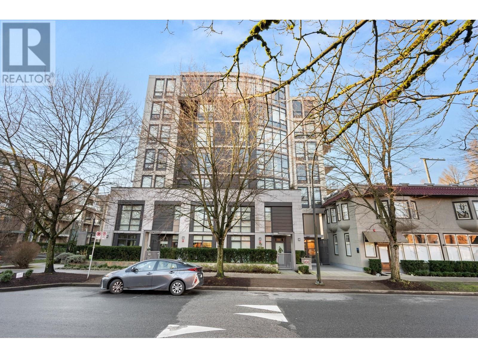 Property at 401 2687 MAPLE STREET image 1