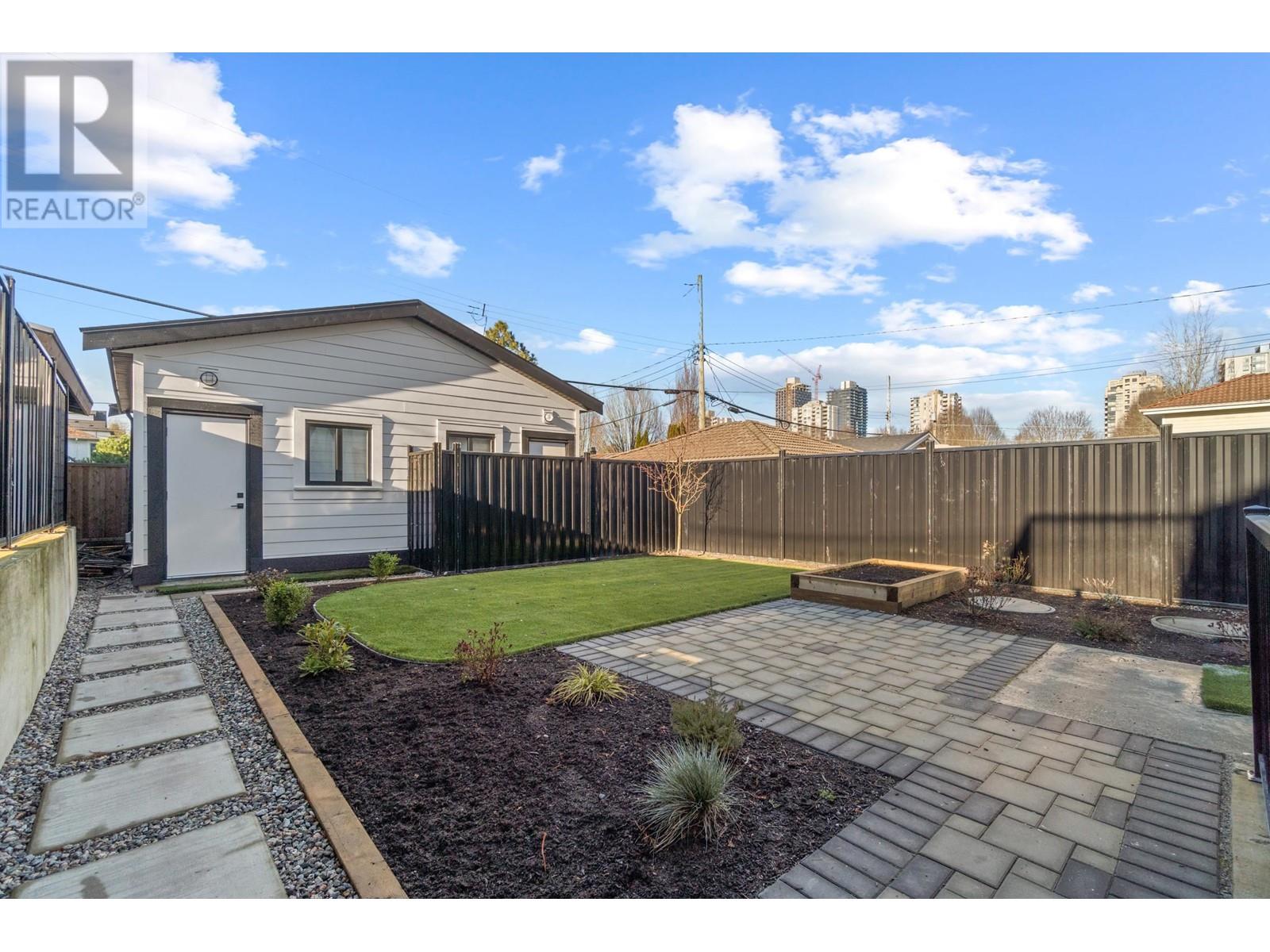 Property at 5577 STAMFORD STREET image 2