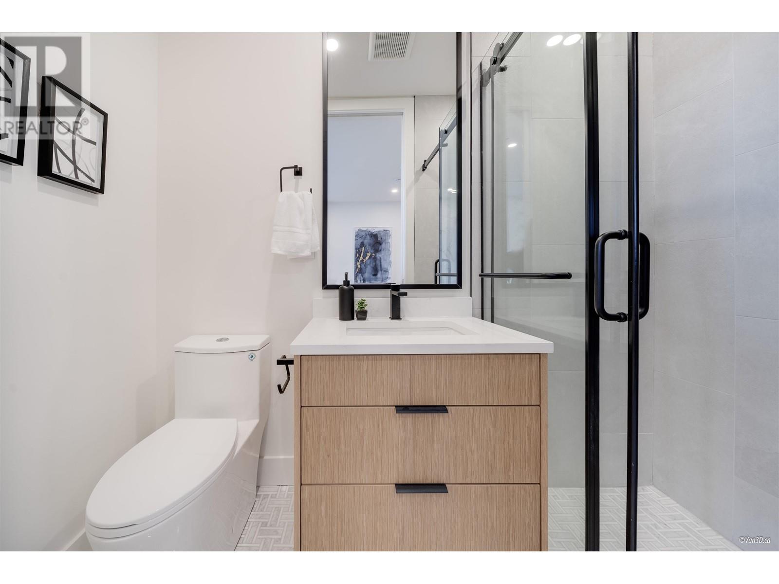 Listing Picture 15 of 40 : 1167 E 63RD AVENUE, Vancouver / 溫哥華 - 魯藝地產 Yvonne Lu Group - MLS Medallion Club Member