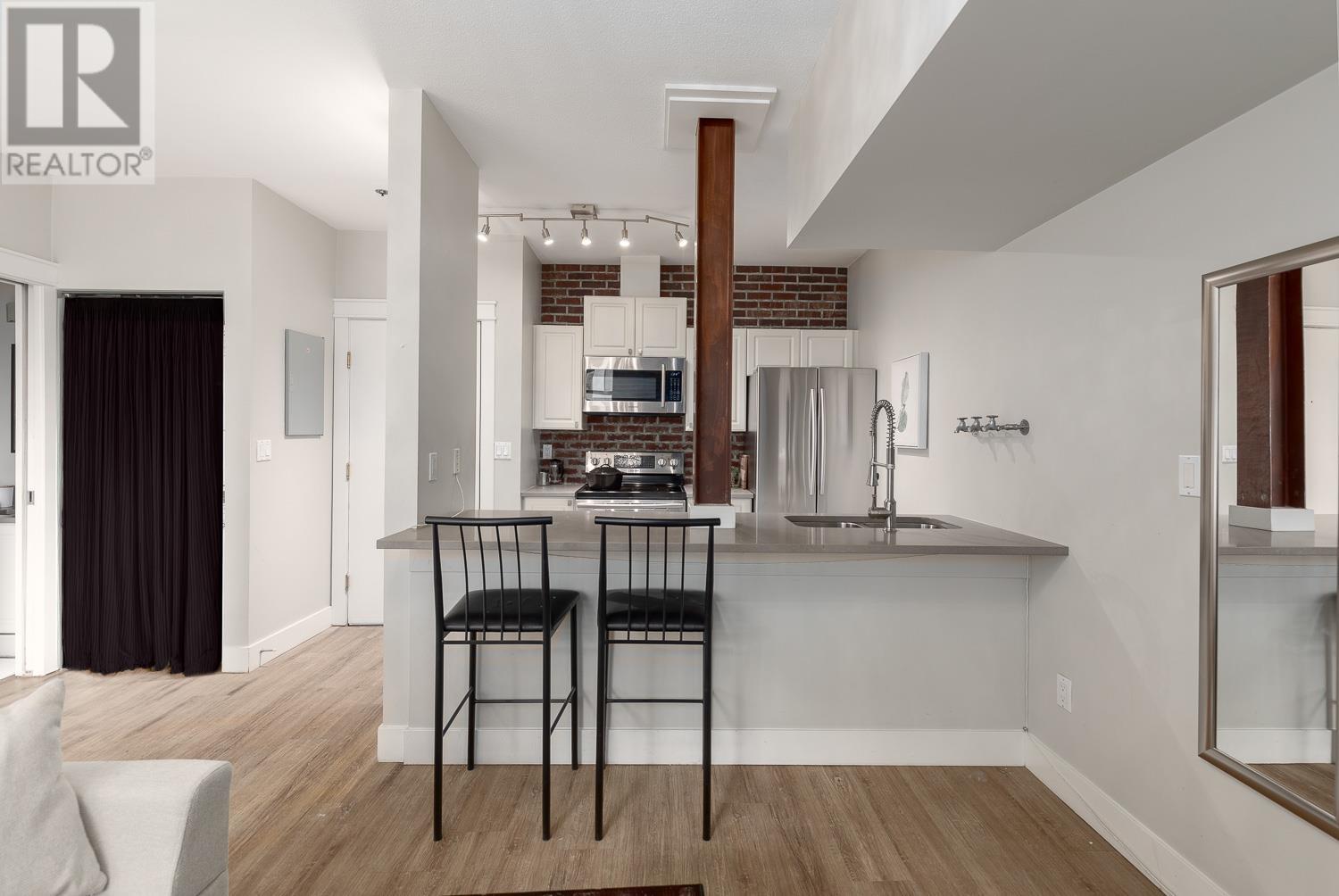706 233 Abbott Street, Vancouver, British Columbia  V6B 2K7 - Photo 2 - R2957421