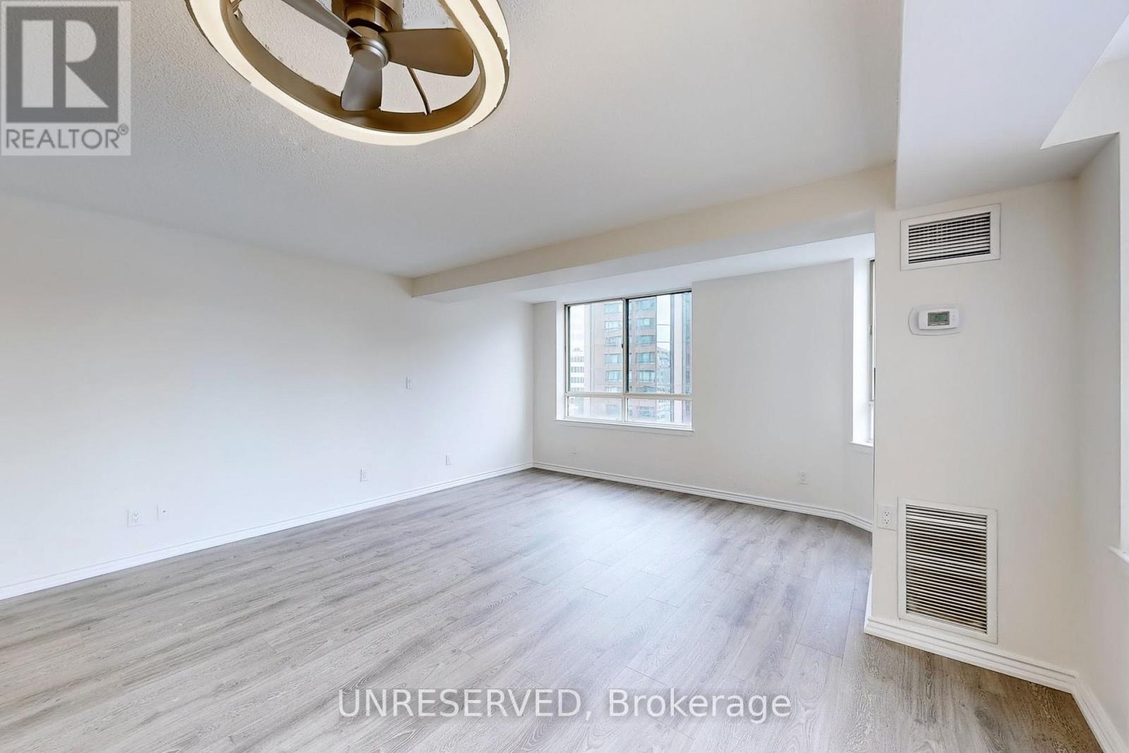 1711 - 633 Bay Street, Toronto, Ontario  M5G 2G4 - Photo 14 - C11929212