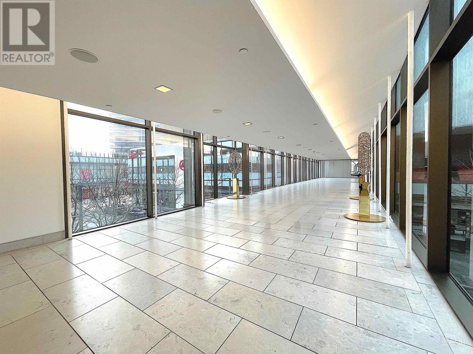 Listing Picture 13 of 17 : F14 4567 LOUGHEED HIGHWAY, Burnaby / 本拿比 - 魯藝地產 Yvonne Lu Group - MLS Medallion Club Member