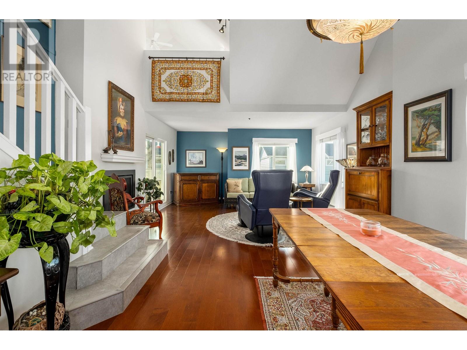 305 4988 47a Avenue, Delta, British Columbia  V4K 1T5 - Photo 1 - R2957418