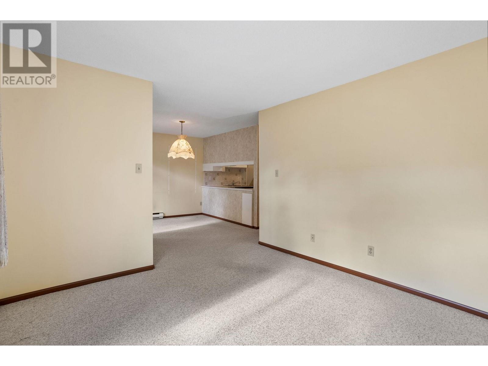 Listing Picture 23 of 40 : 2312 W 6TH AVENUE, Vancouver / 溫哥華 - 魯藝地產 Yvonne Lu Group - MLS Medallion Club Member