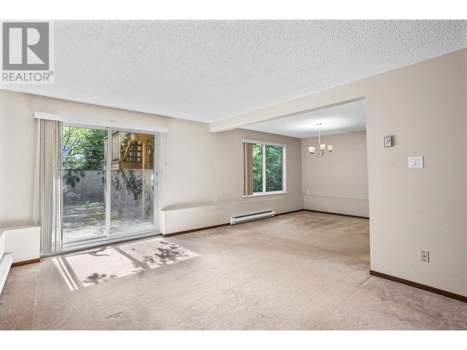 Listing Picture 32 of 40 : 2312 W 6TH AVENUE, Vancouver / 溫哥華 - 魯藝地產 Yvonne Lu Group - MLS Medallion Club Member