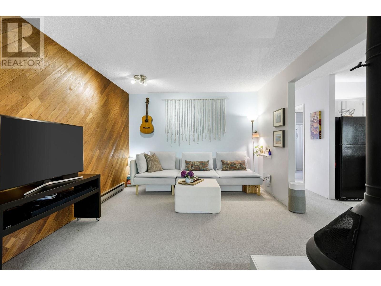 Listing Picture 4 of 40 : 2312 W 6TH AVENUE, Vancouver / 溫哥華 - 魯藝地產 Yvonne Lu Group - MLS Medallion Club Member