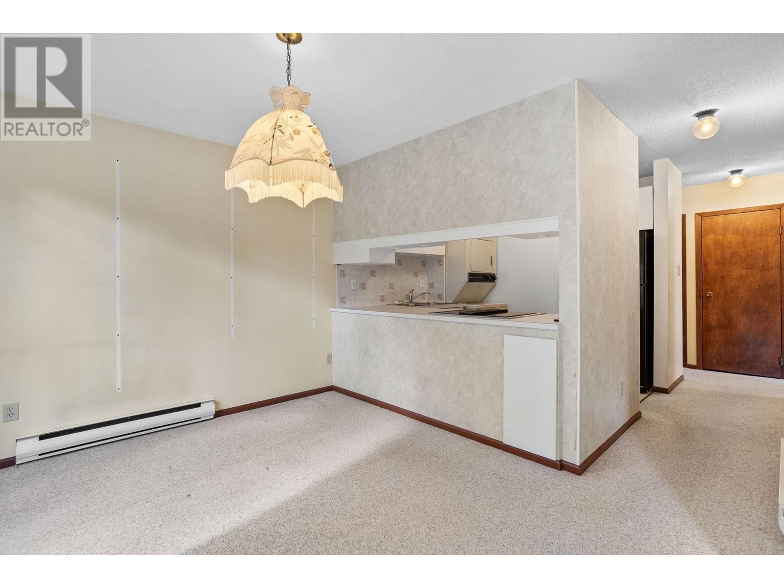 Listing Picture 24 of 40 : 2312 W 6TH AVENUE, Vancouver / 溫哥華 - 魯藝地產 Yvonne Lu Group - MLS Medallion Club Member