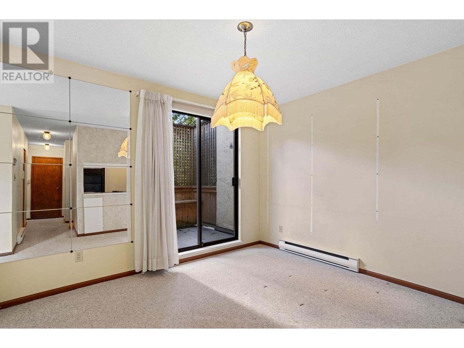 Listing Picture 22 of 40 : 2312-2318 W 6TH AVENUE, Vancouver / 溫哥華 - 魯藝地產 Yvonne Lu Group - MLS Medallion Club Member