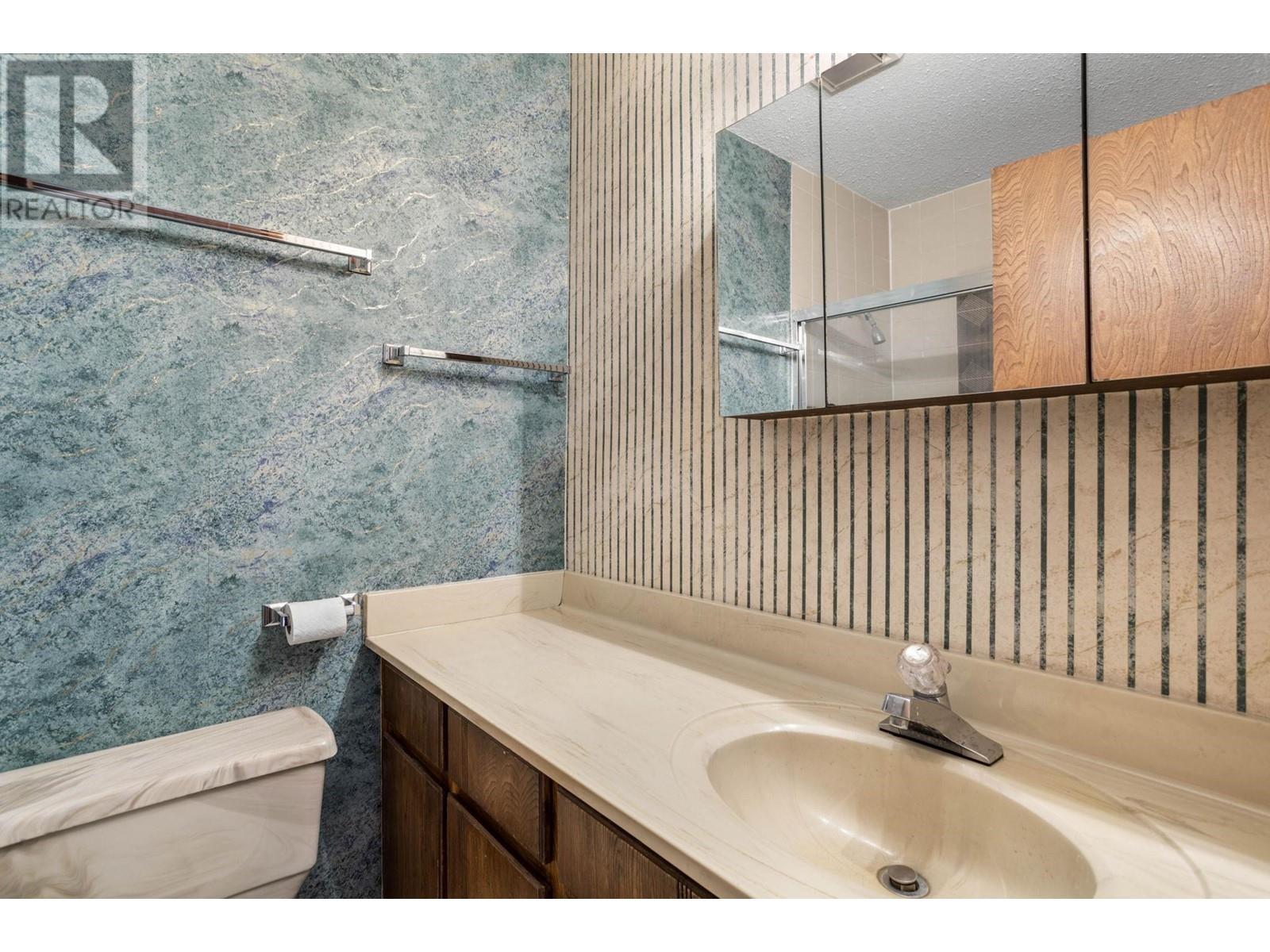 Listing Picture 28 of 40 : 2312-2318 W 6TH AVENUE, Vancouver / 溫哥華 - 魯藝地產 Yvonne Lu Group - MLS Medallion Club Member