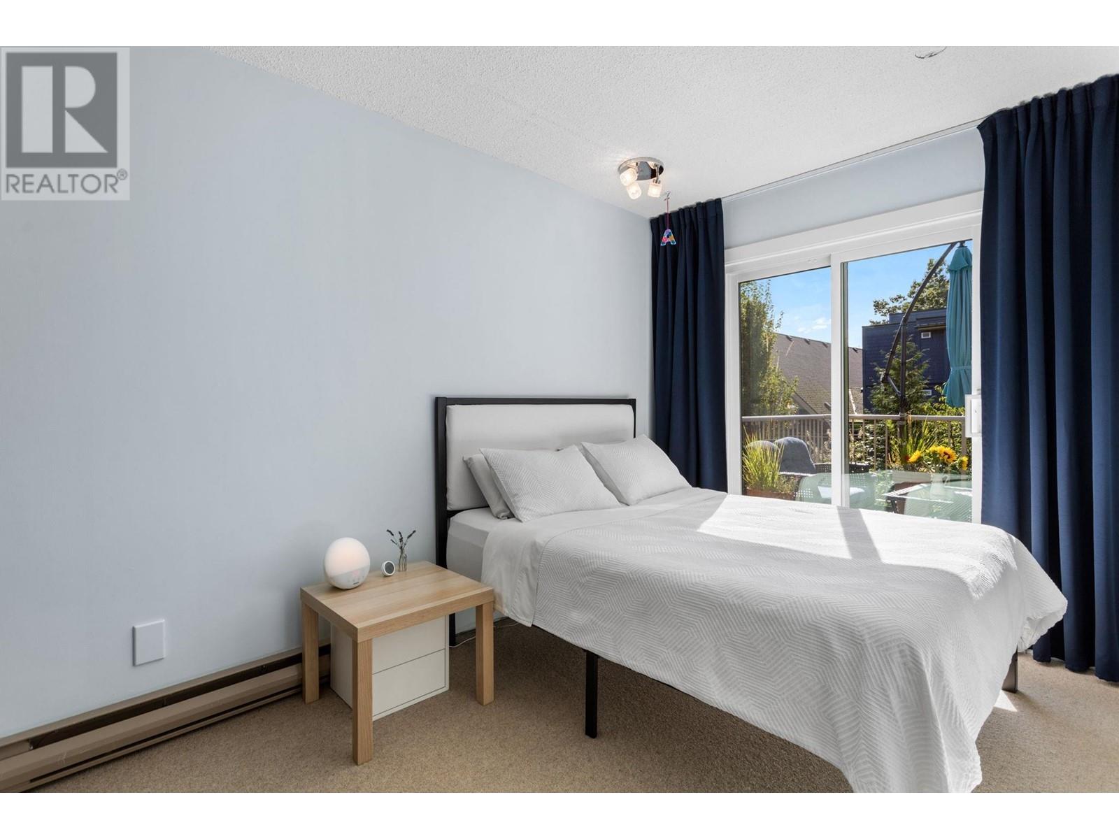 Listing Picture 13 of 40 : 2312-2318 W 6TH AVENUE, Vancouver / 溫哥華 - 魯藝地產 Yvonne Lu Group - MLS Medallion Club Member