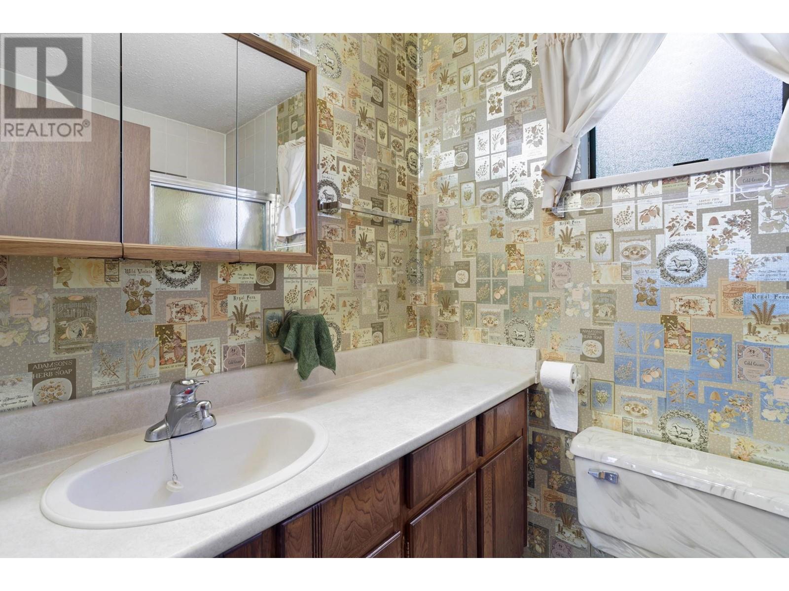 Listing Picture 18 of 40 : 2312-2318 W 6TH AVENUE, Vancouver / 溫哥華 - 魯藝地產 Yvonne Lu Group - MLS Medallion Club Member