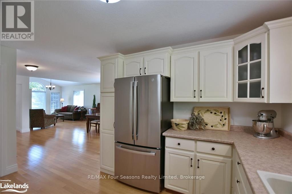 154 Sutter Street, Grey Highlands, Ontario  N0C 1E0 - Photo 17 - X11929283