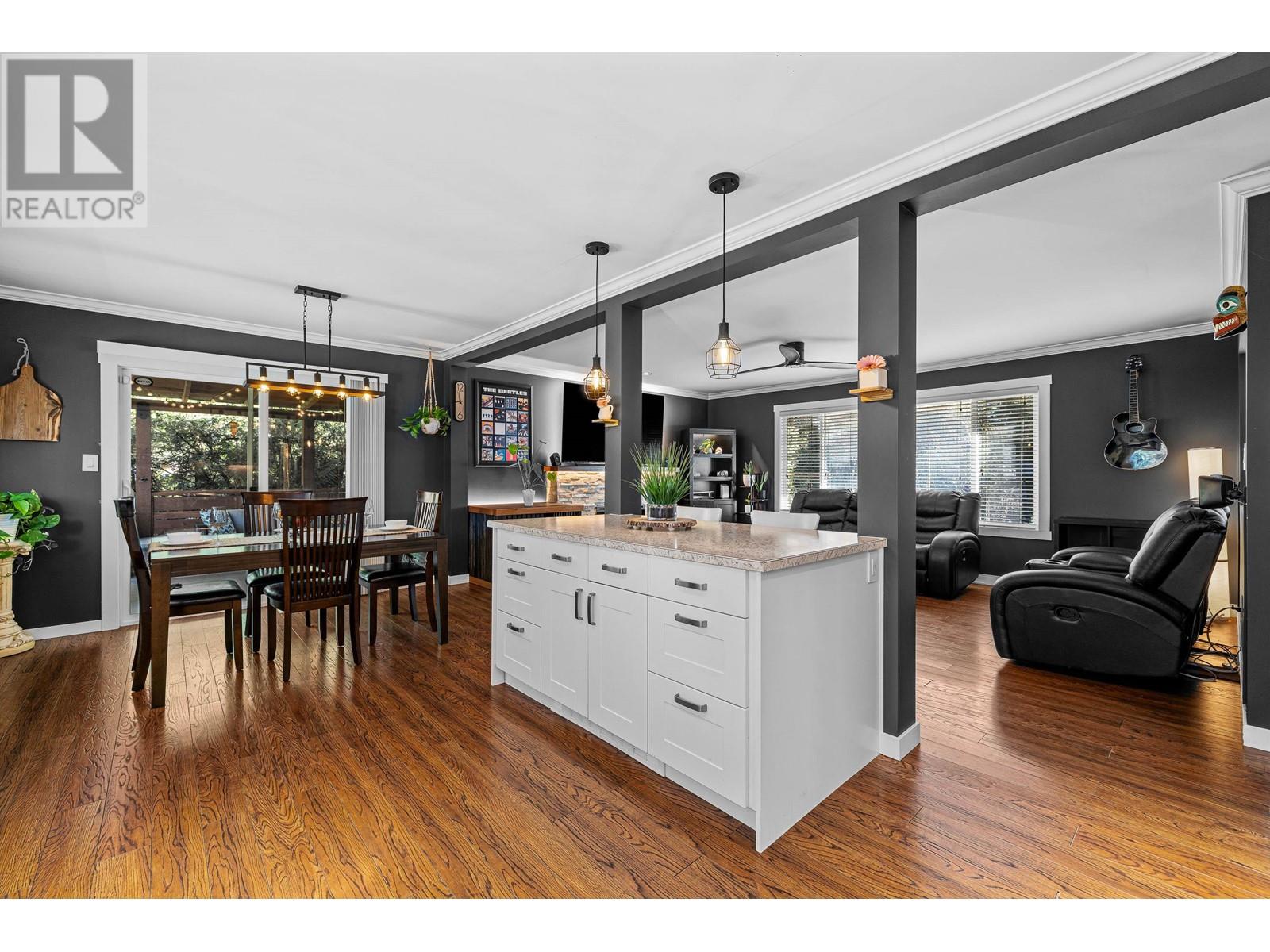 11645 212th Street, Maple Ridge, British Columbia  V2X 4Z6 - Photo 11 - R2957166