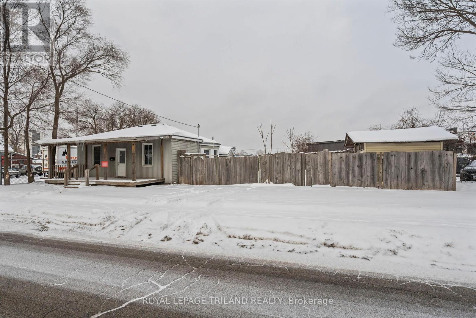 Property at 576 HORTON STREET E image 3