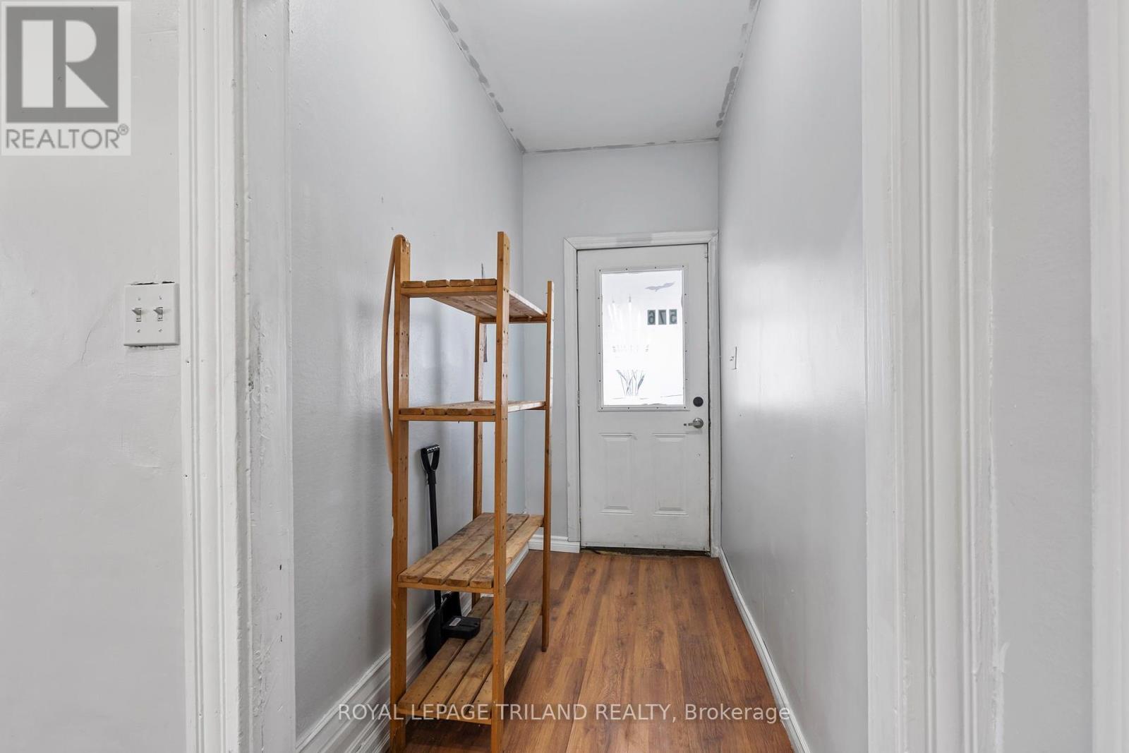 Property at 576 HORTON STREET E image 4