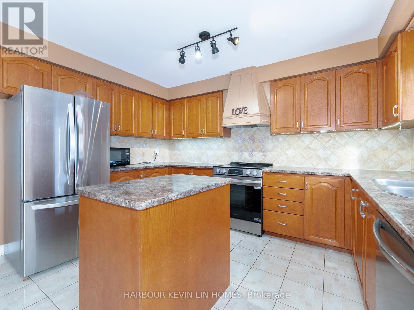 47 Hiram Road, Richmond Hill, Ontario  L4C 9E6 - Photo 7 - N11929333