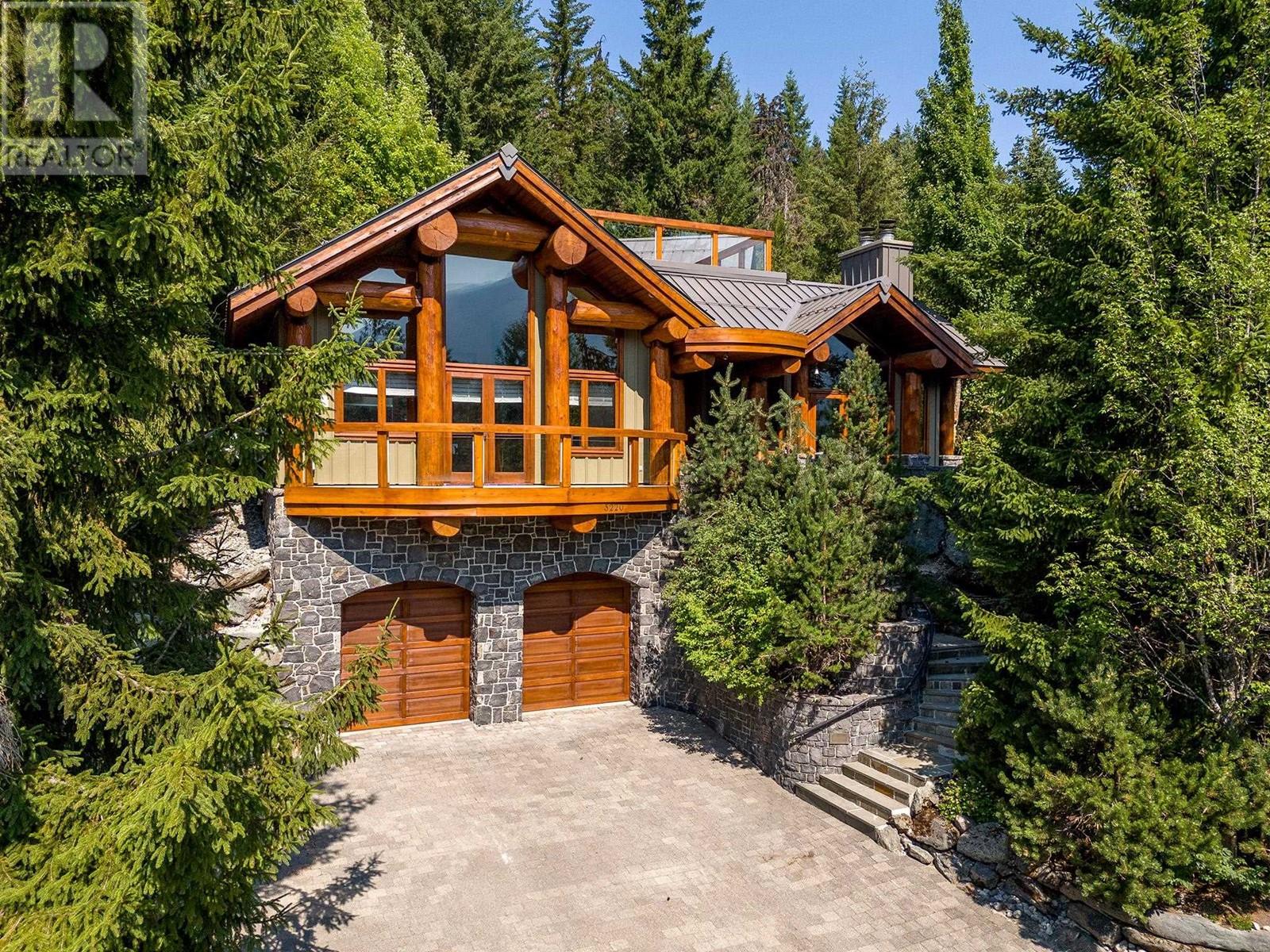 3220 Peak Drive, Whistler, British Columbia  V8E 0V4 - Photo 1 - R2889102