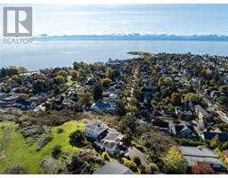 1357 Bond St, victoria, British Columbia