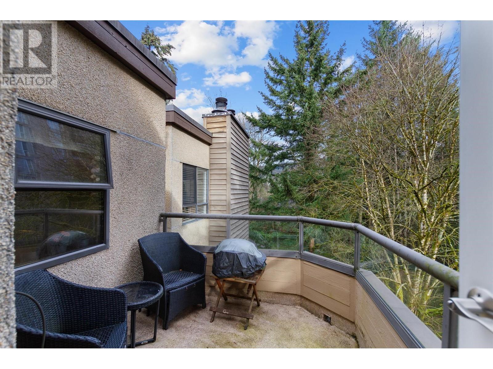 301 1690 Augusta Avenue, Burnaby, British Columbia  V5A 2V6 - Photo 15 - R2957458