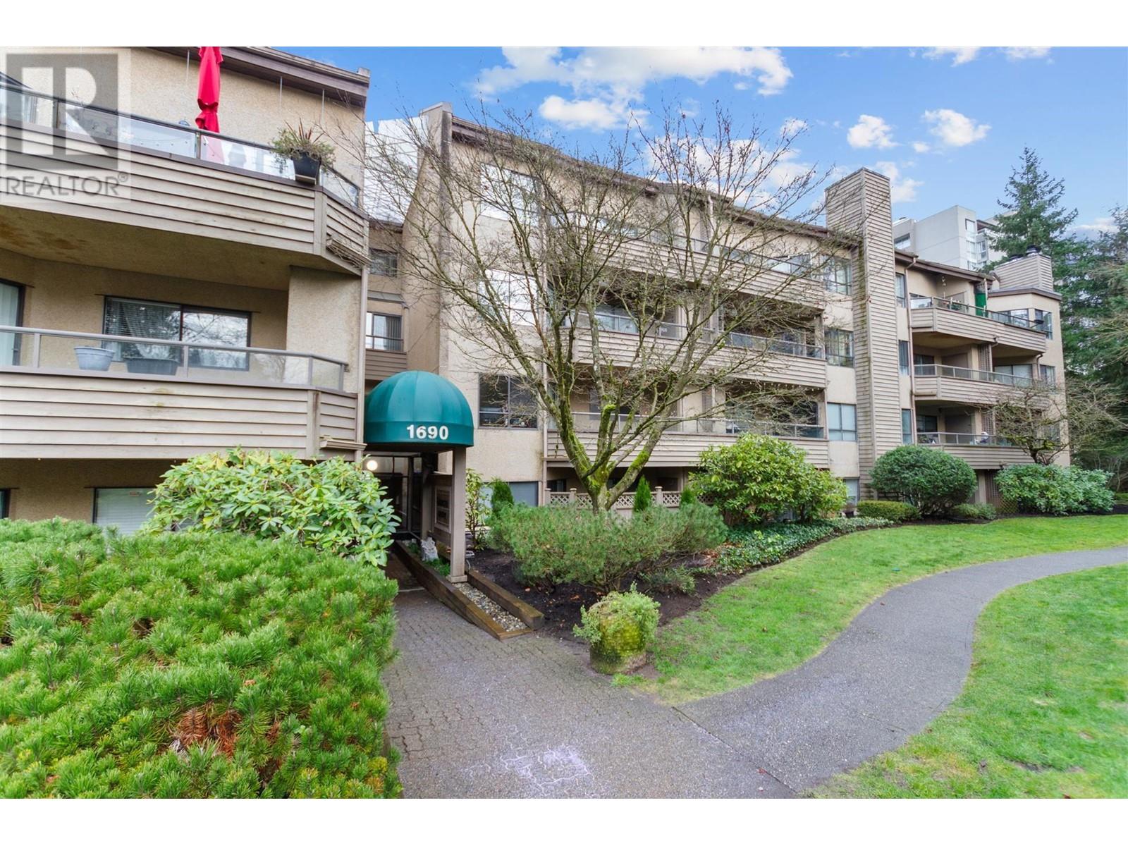 301 1690 Augusta Avenue, Burnaby, British Columbia  V5A 2V6 - Photo 2 - R2957458