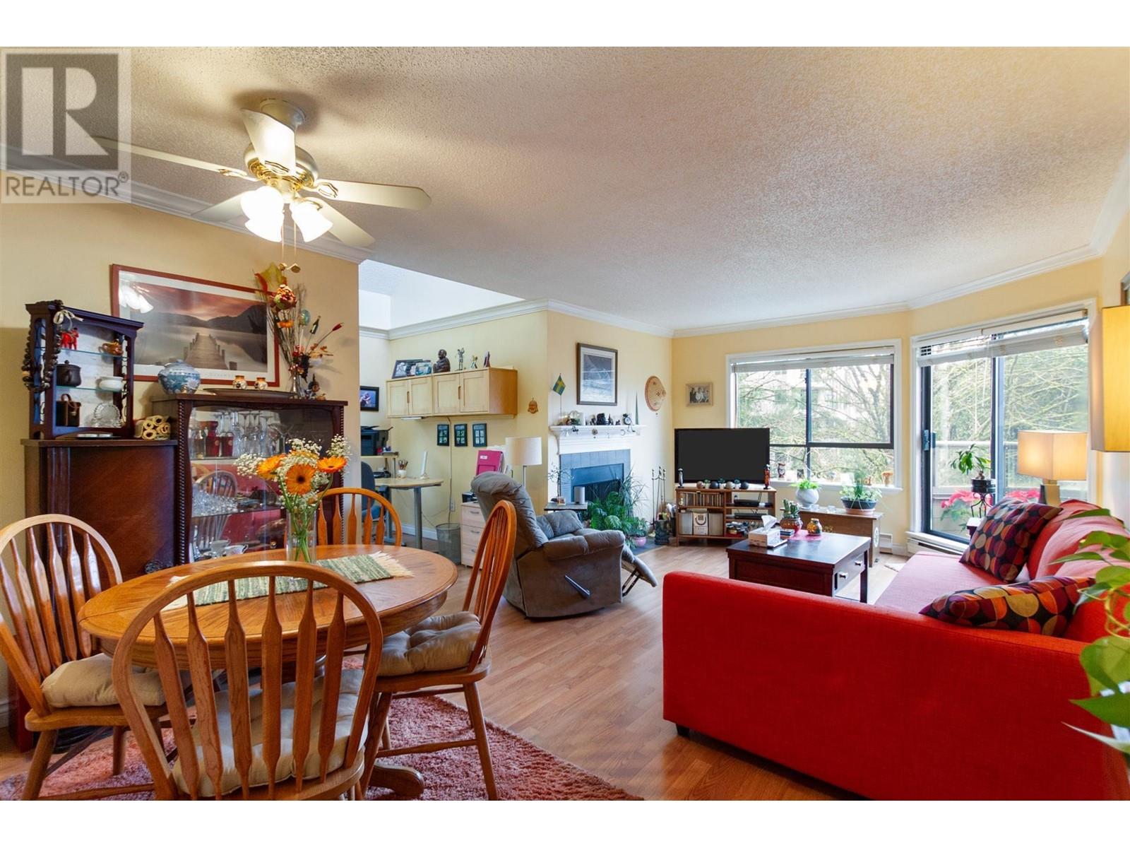 301 1690 Augusta Avenue, Burnaby, British Columbia  V5A 2V6 - Photo 3 - R2957458