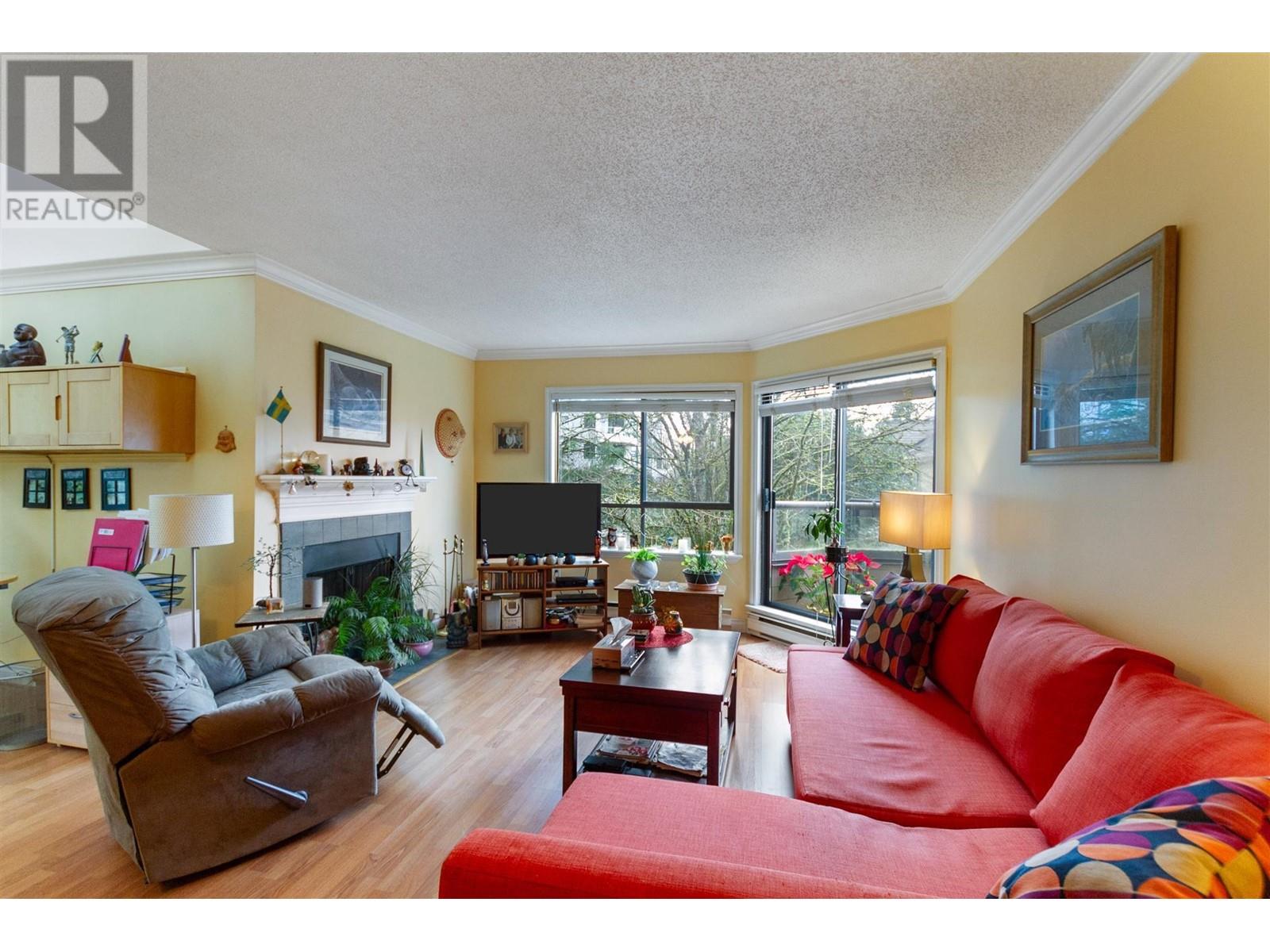 301 1690 Augusta Avenue, Burnaby, British Columbia  V5A 2V6 - Photo 4 - R2957458