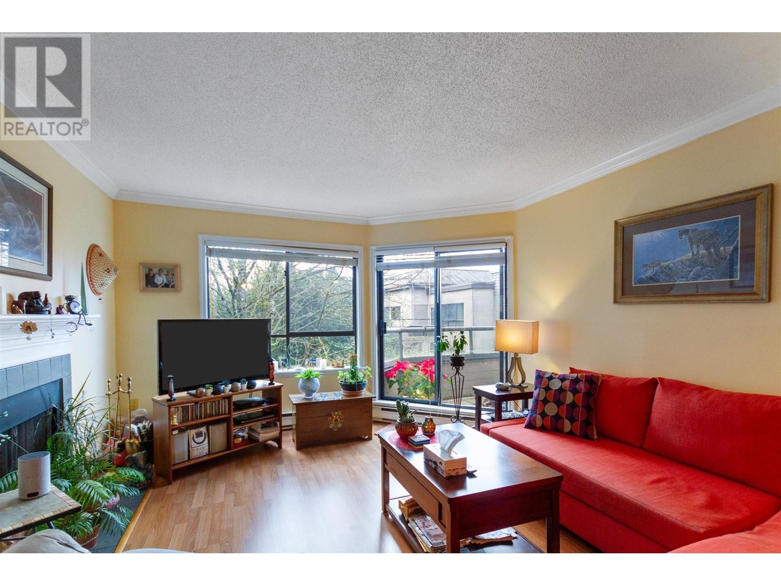 301 1690 Augusta Avenue, Burnaby, British Columbia  V5A 2V6 - Photo 5 - R2957458