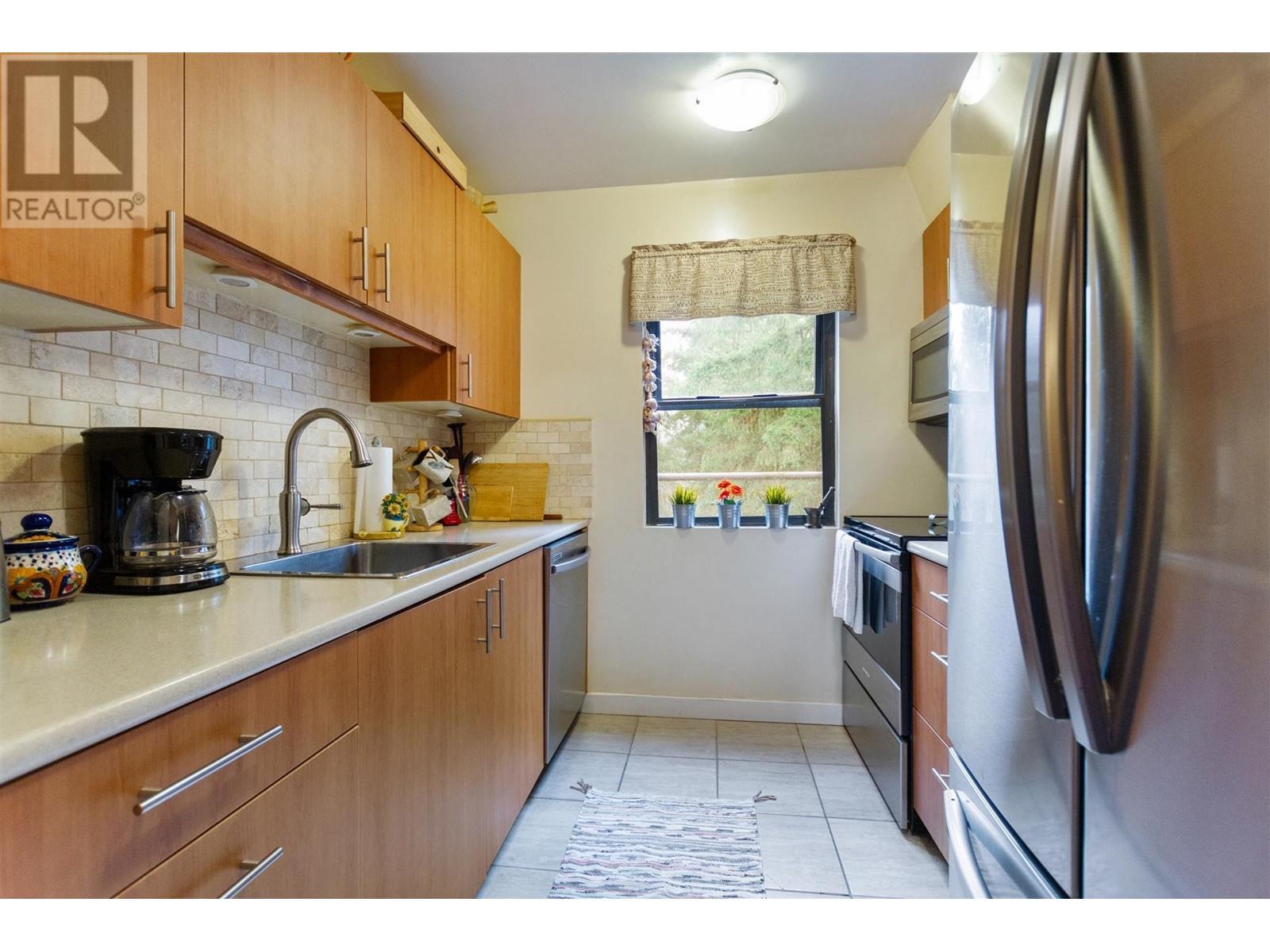 301 1690 Augusta Avenue, Burnaby, British Columbia  V5A 2V6 - Photo 7 - R2957458