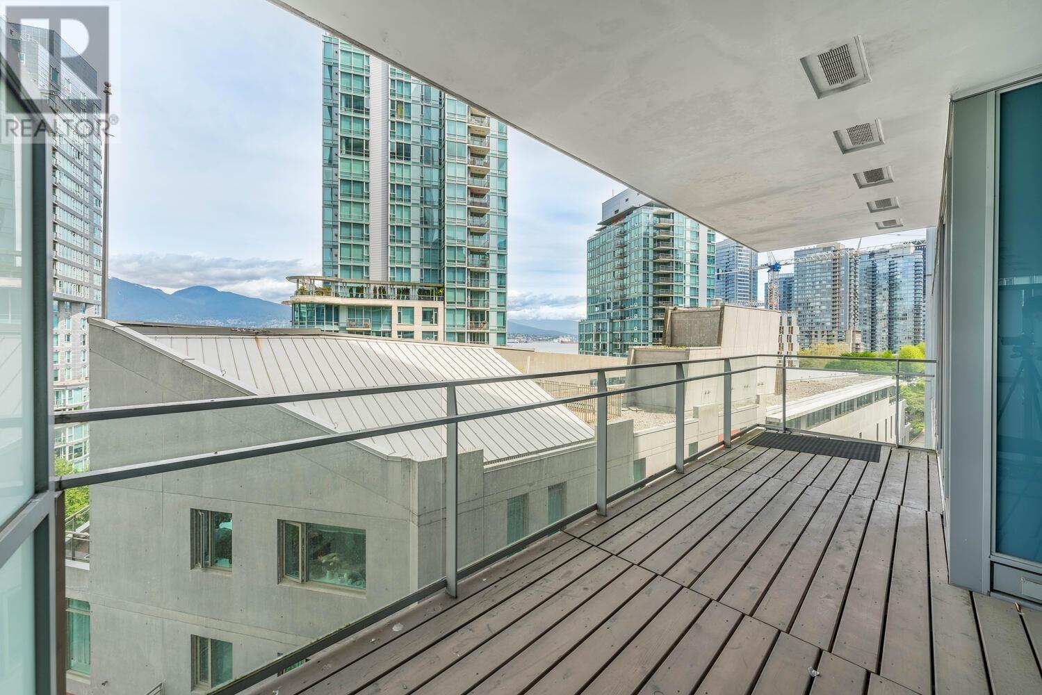 702 1499 W Pender Street, Vancouver, British Columbia  V6G 0A7 - Photo 11 - R2957468