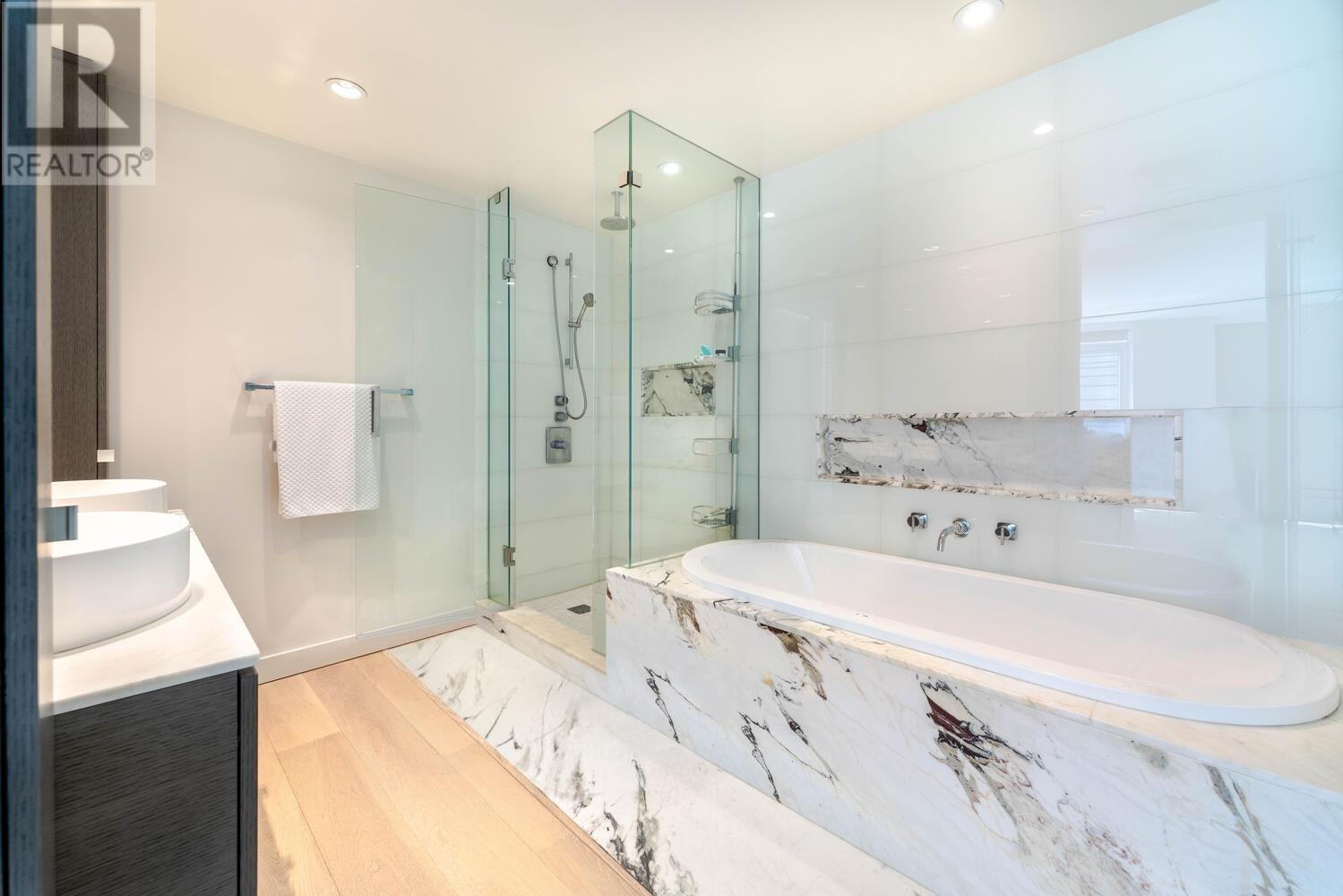 702 1499 W Pender Street, Vancouver, British Columbia  V6G 0A7 - Photo 16 - R2957468