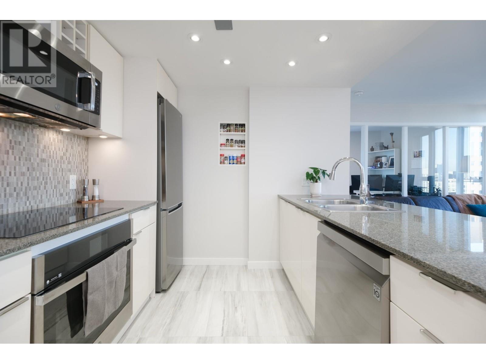 Listing Picture 7 of 25 : 2902 233 ROBSON STREET, Vancouver / 溫哥華 - 魯藝地產 Yvonne Lu Group - MLS Medallion Club Member