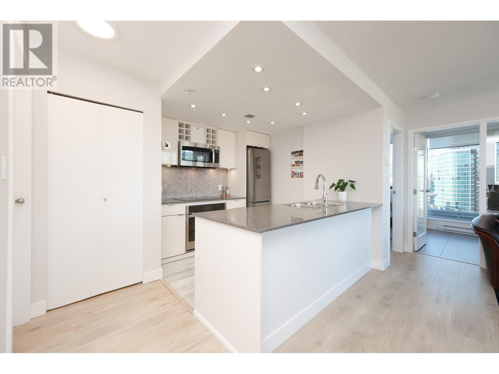 Listing Picture 6 of 25 : 2902 233 ROBSON STREET, Vancouver / 溫哥華 - 魯藝地產 Yvonne Lu Group - MLS Medallion Club Member