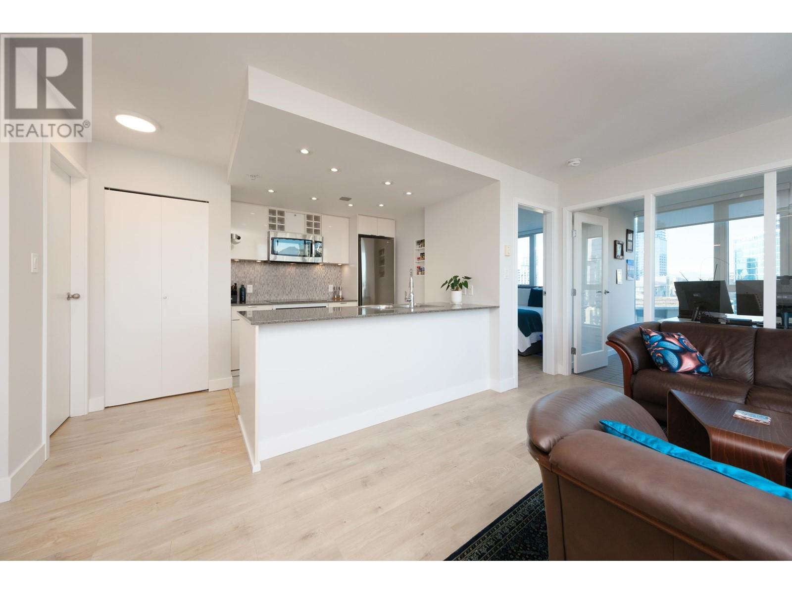 Listing Picture 9 of 25 : 2902 233 ROBSON STREET, Vancouver / 溫哥華 - 魯藝地產 Yvonne Lu Group - MLS Medallion Club Member