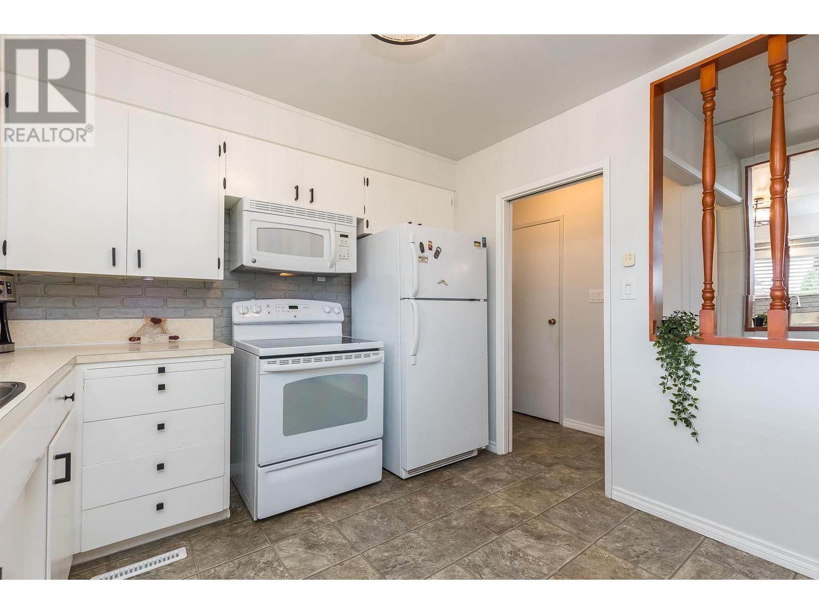 12373 203 Street, Maple Ridge, British Columbia  V2X 4W1 - Photo 7 - R2957467