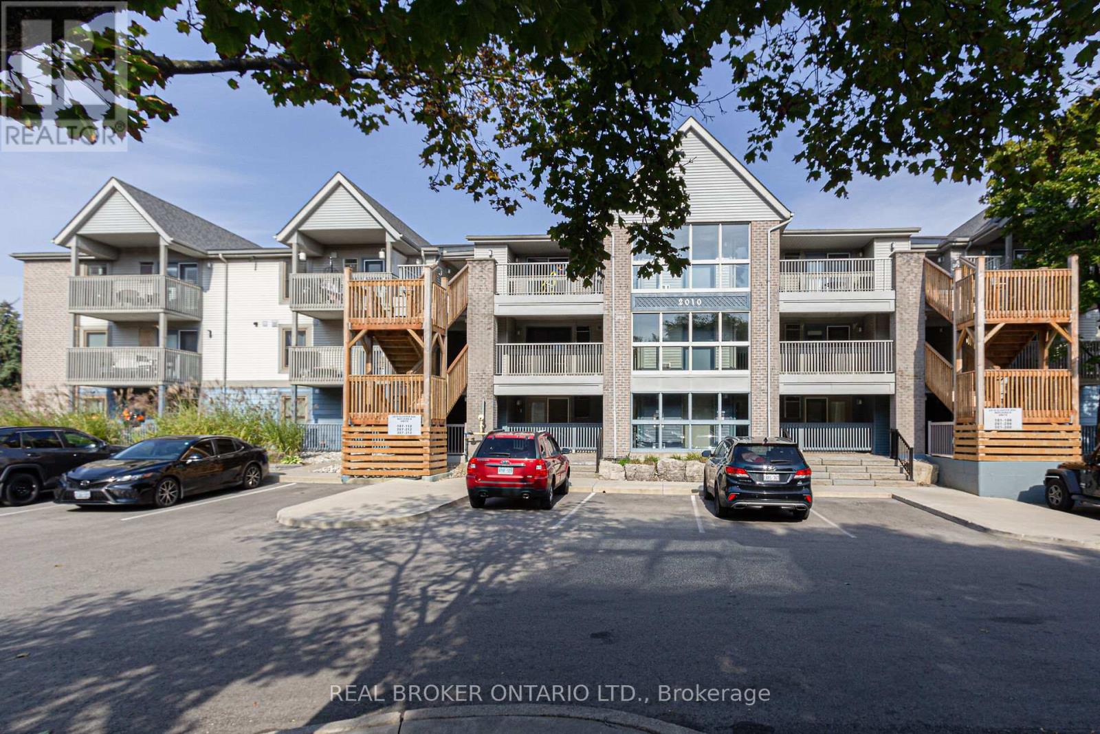 103 - 2010 CLEAVER AVENUE, Burlington, Ontario