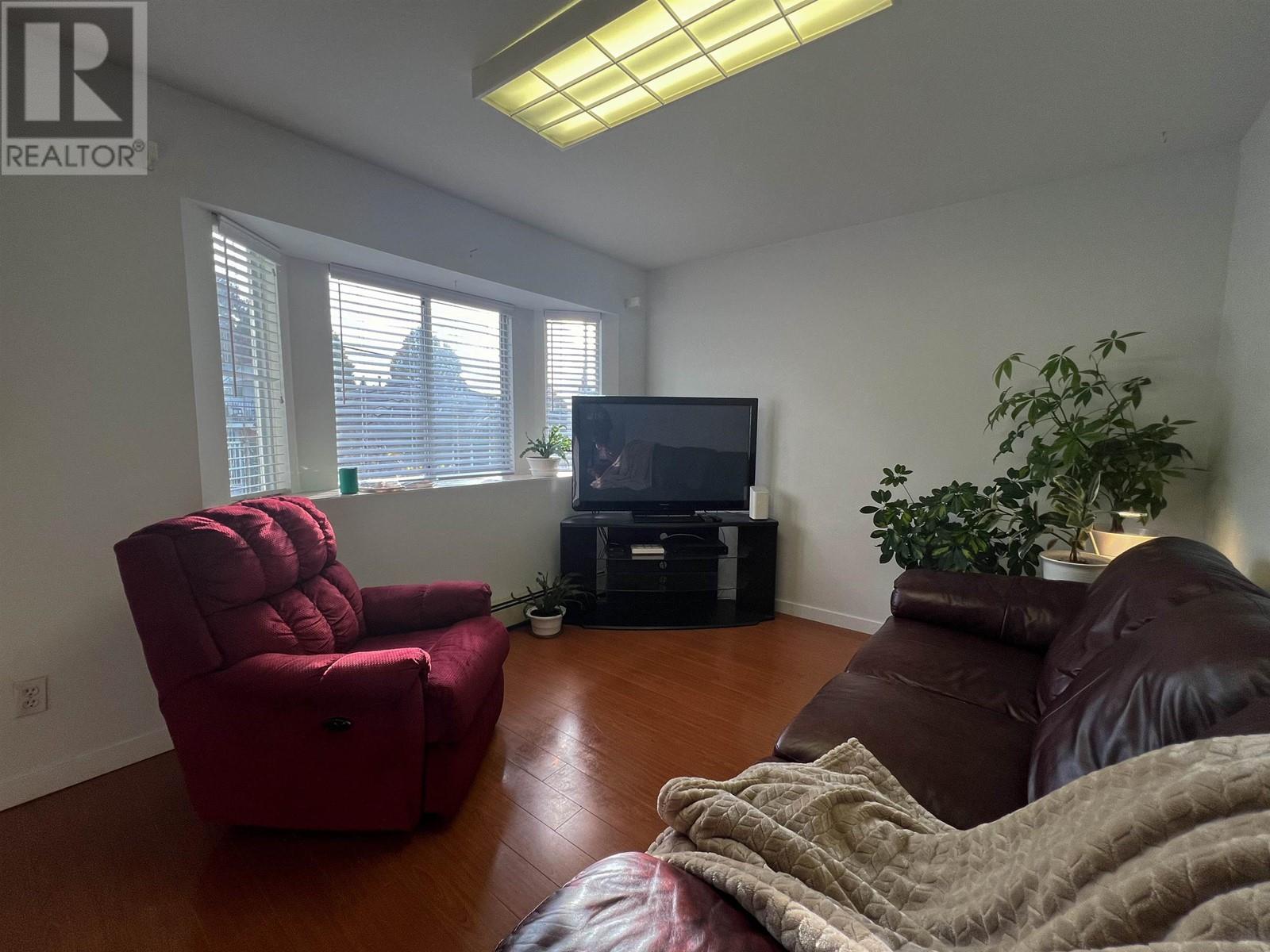 Listing Picture 16 of 24 : 8006 CHESTER STREET, Vancouver / 溫哥華 - 魯藝地產 Yvonne Lu Group - MLS Medallion Club Member