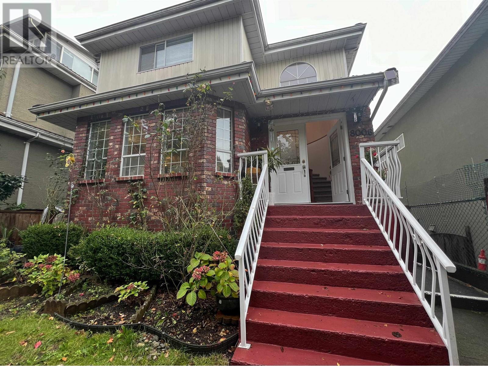 Listing Picture 2 of 24 : 8006 CHESTER STREET, Vancouver / 溫哥華 - 魯藝地產 Yvonne Lu Group - MLS Medallion Club Member