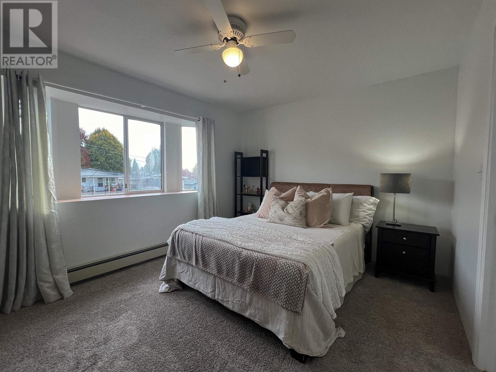 Listing Picture 18 of 24 : 8006 CHESTER STREET, Vancouver / 溫哥華 - 魯藝地產 Yvonne Lu Group - MLS Medallion Club Member