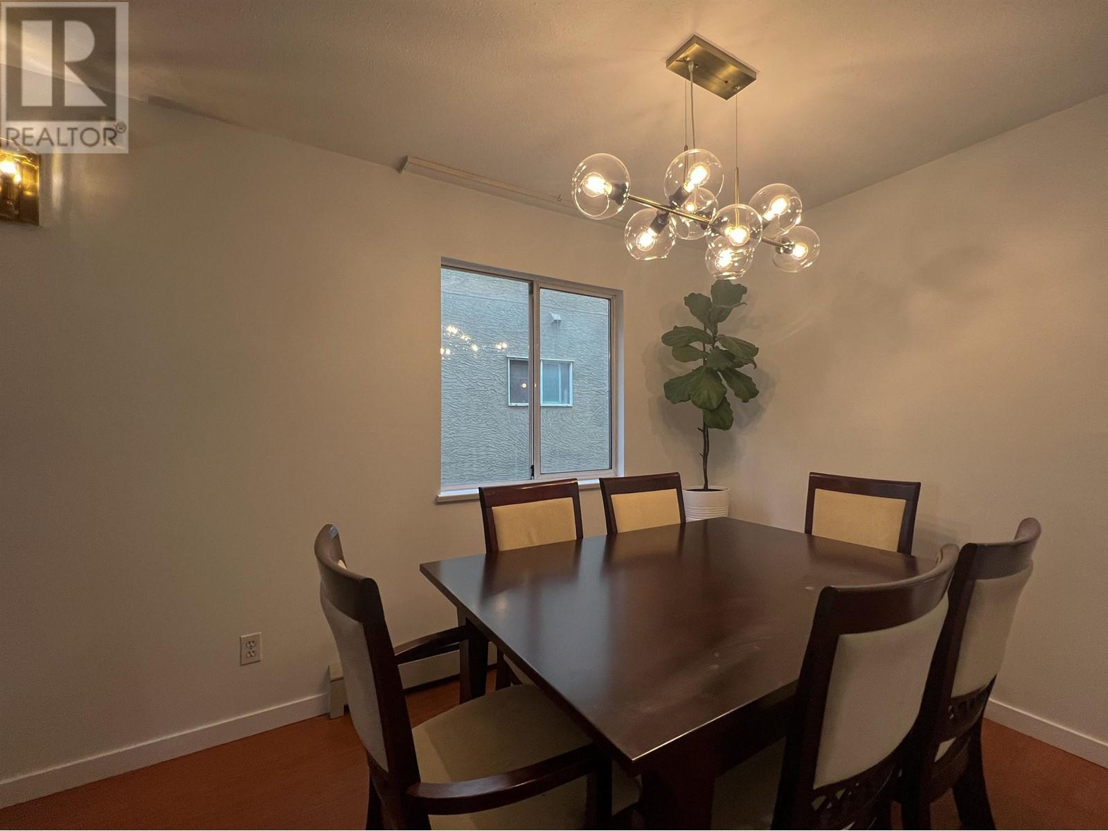 Listing Picture 9 of 24 : 8006 CHESTER STREET, Vancouver / 溫哥華 - 魯藝地產 Yvonne Lu Group - MLS Medallion Club Member