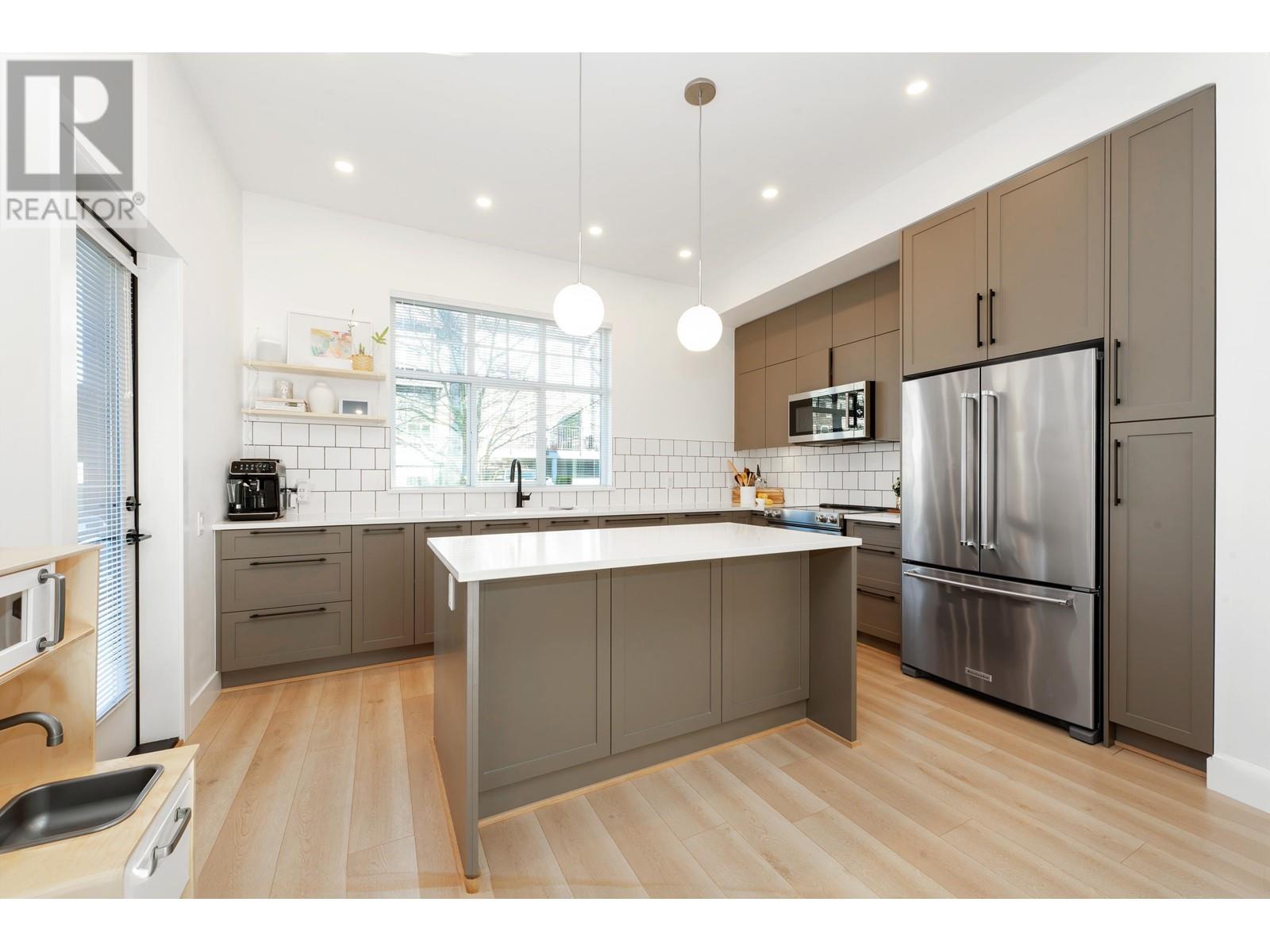 7 1221 ROCKLIN STREET