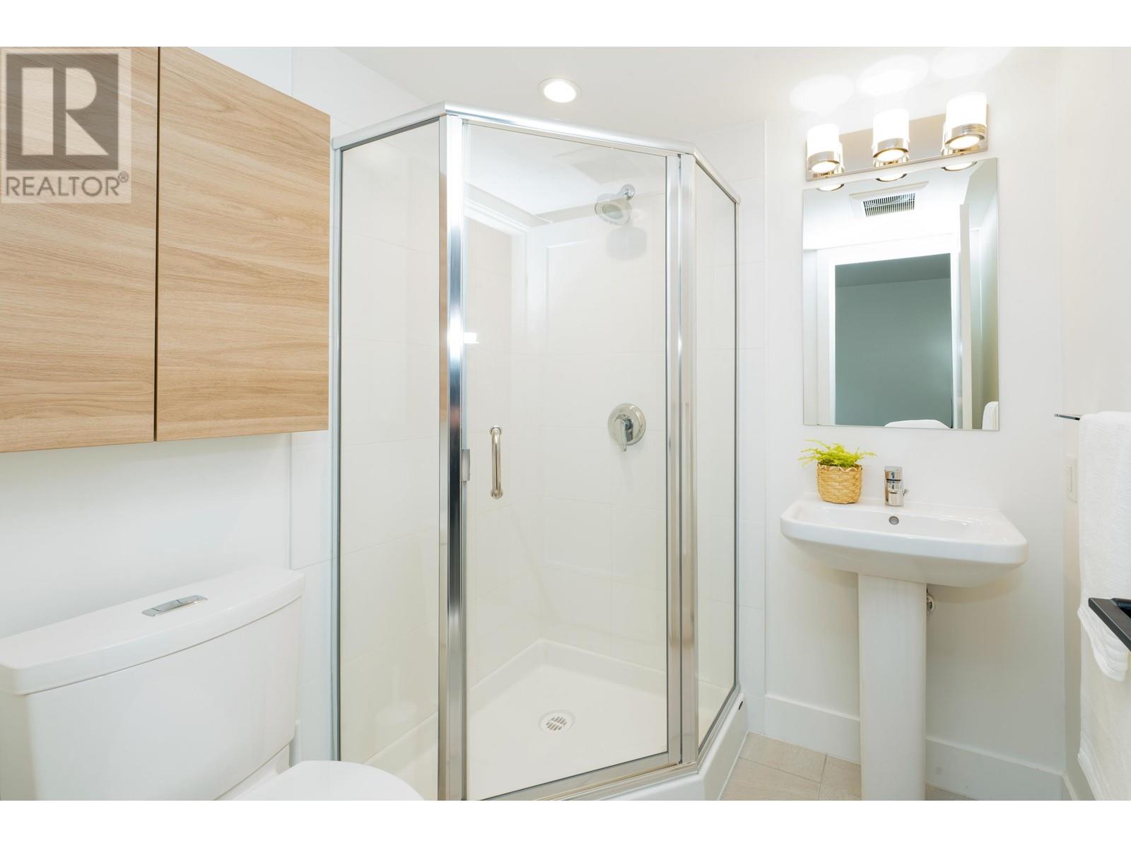 7 1221 ROCKLIN STREET