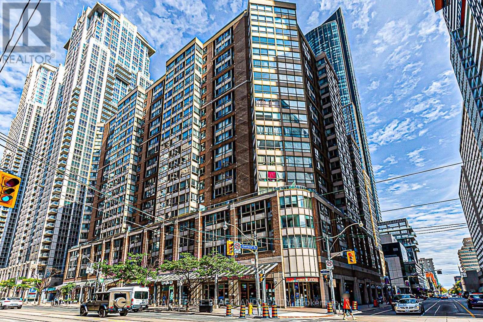 1307 - 717 BAY STREET, Toronto, Ontario