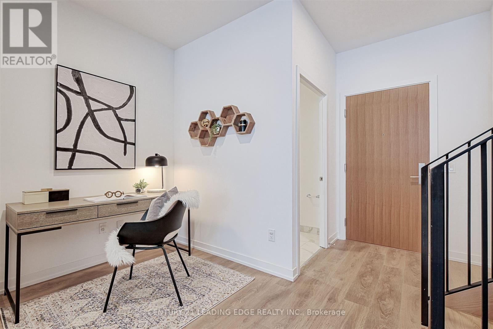 Th127 - 164 Logan Avenue, Toronto, Ontario  M4M 2N2 - Photo 2 - E11929598