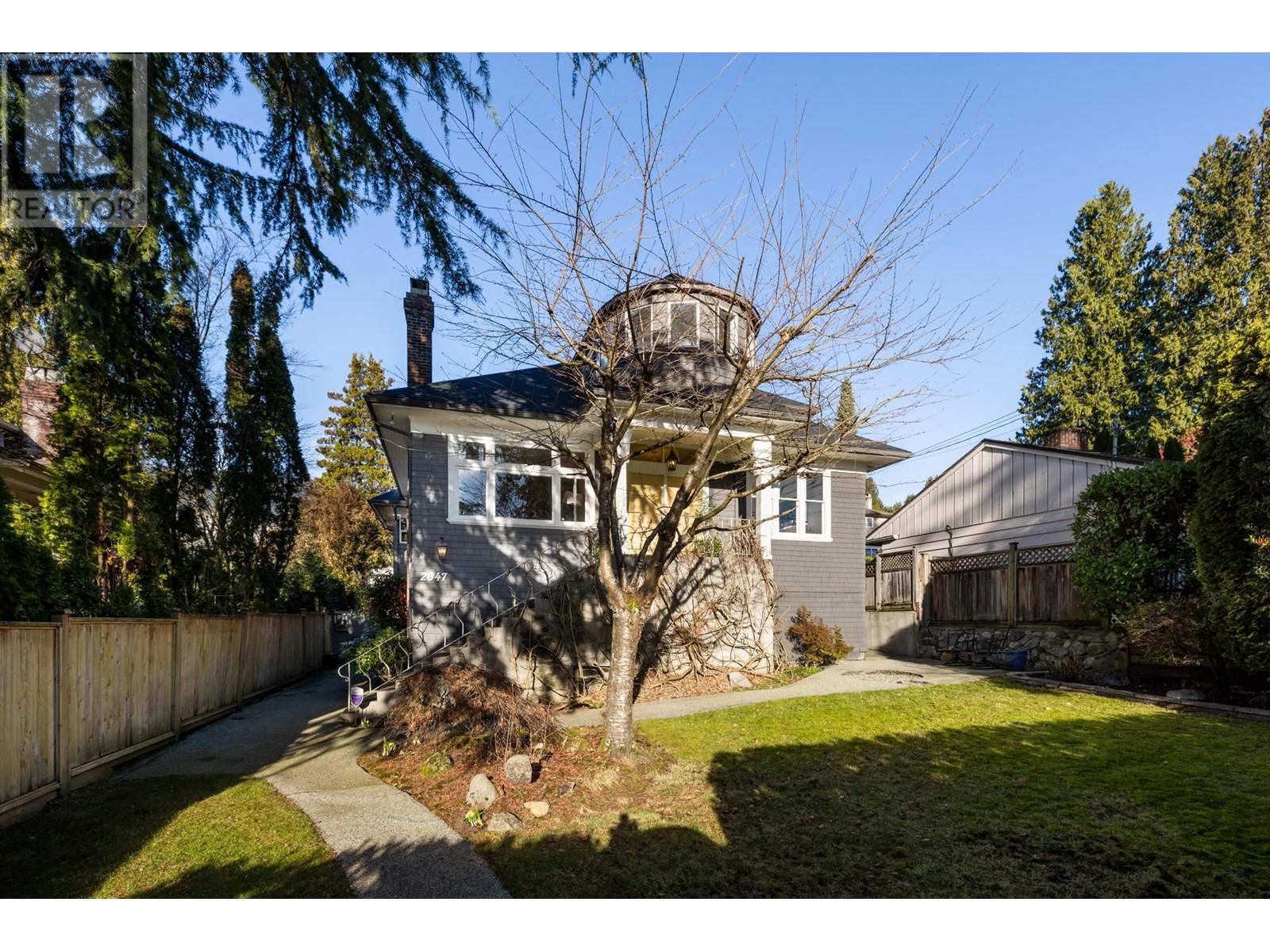 2047 Fulton Avenue, West Vancouver, British Columbia V7V 1T3 - Photo 1 - R2956234