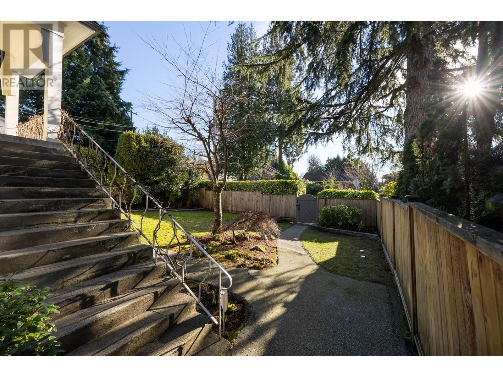 2047 Fulton Avenue, West Vancouver, British Columbia V7V 1T3 - Photo 32 - R2956234